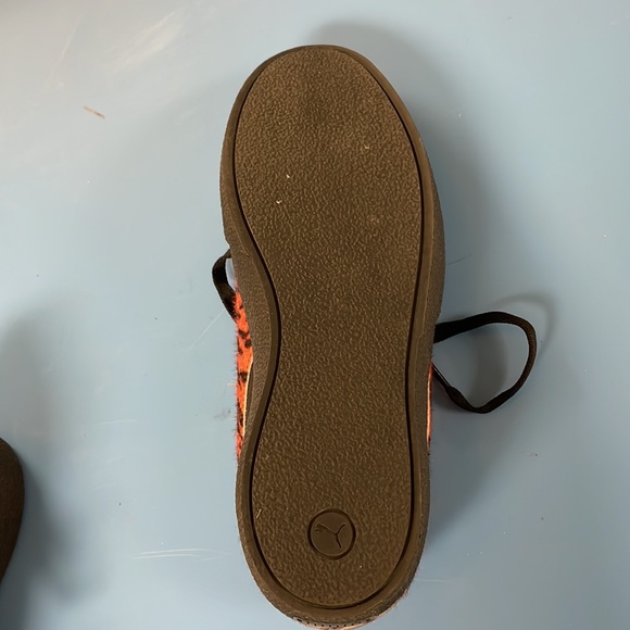 COPY - Hard to find PUMA Safari Sneakers - Picture 8 of 8